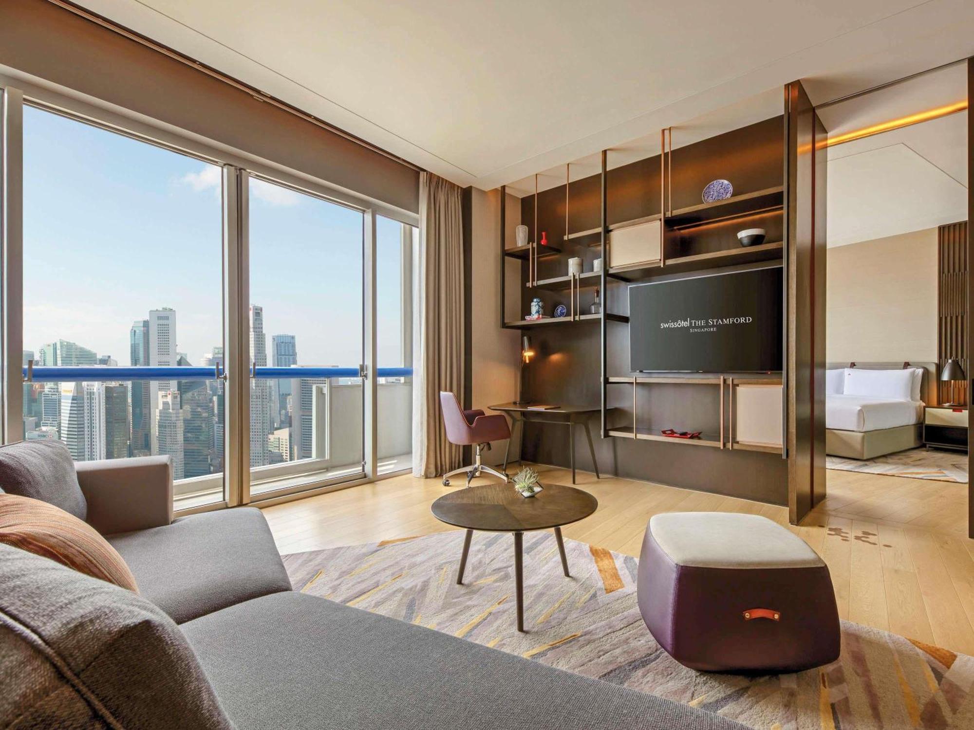 Swissotel The Stamford 5*