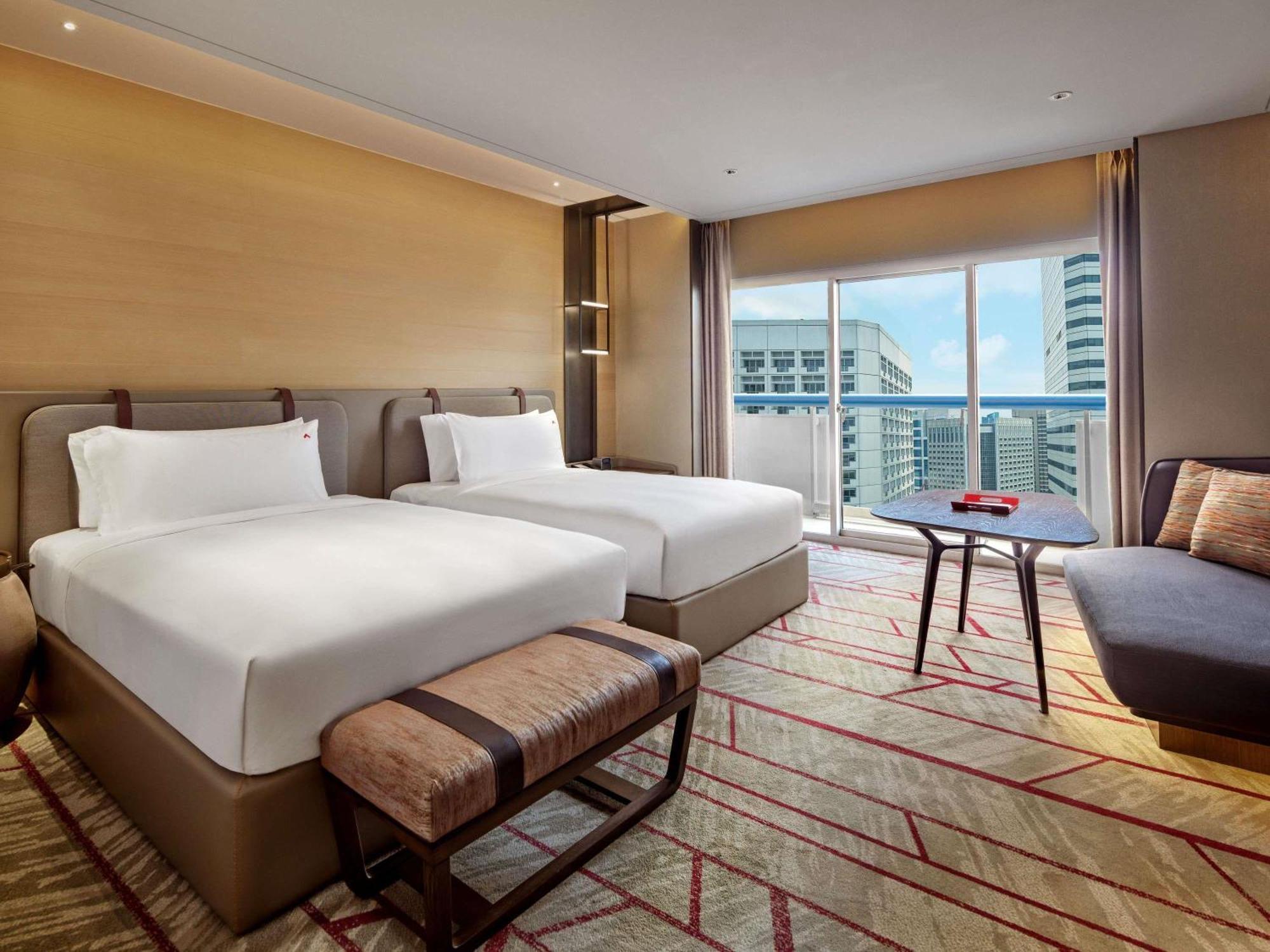 Swissotel The Stamford Khách sạn