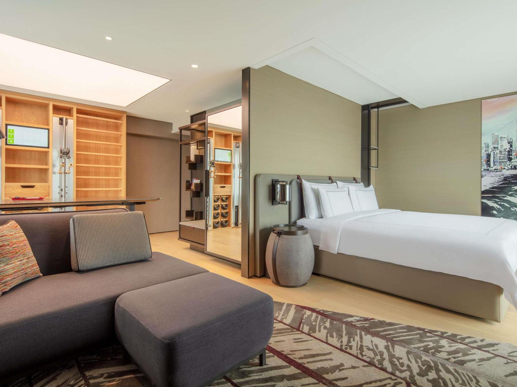 Swissotel The Stamford Khách sạn