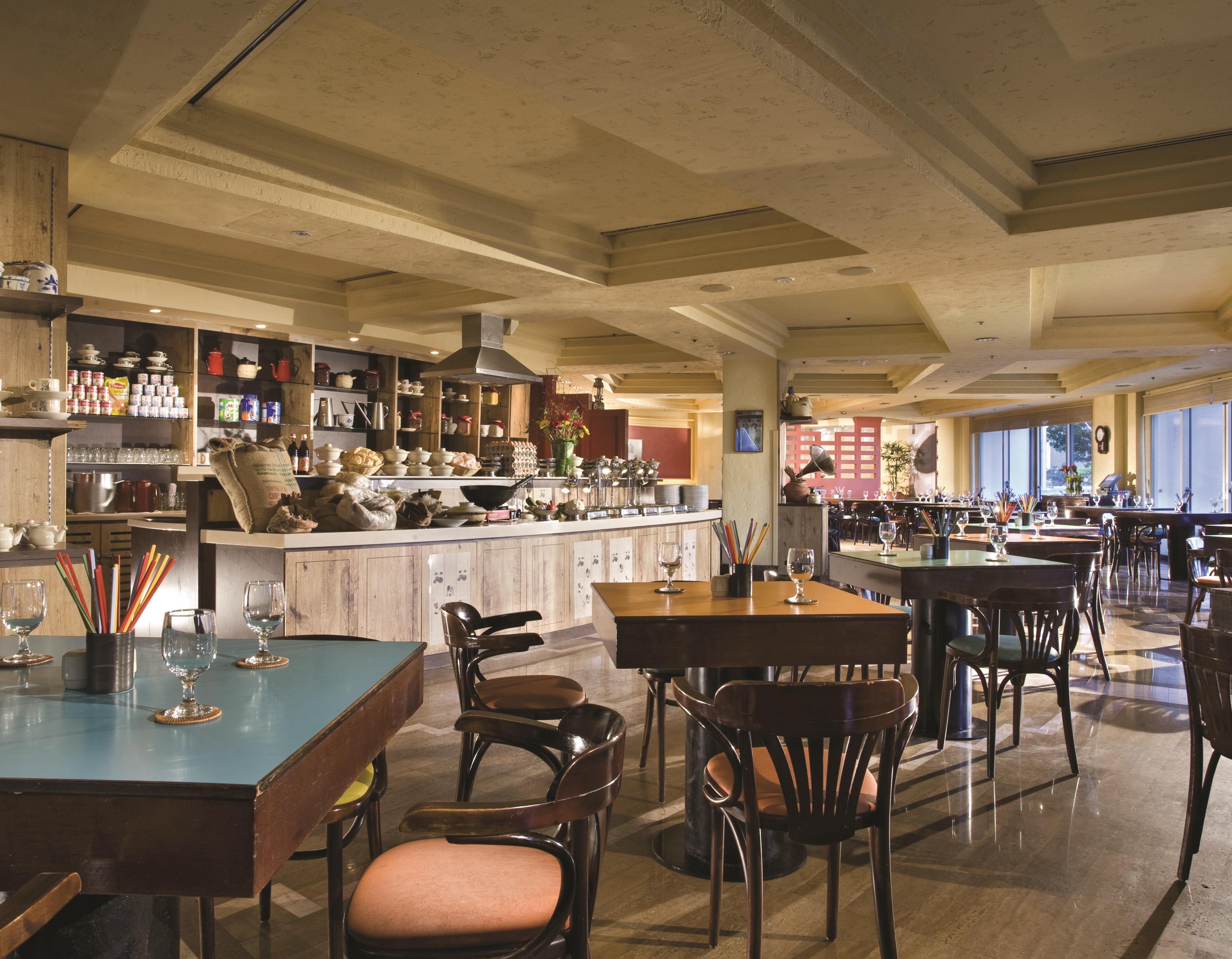 Khách sạn Swissotel The Stamford 5*