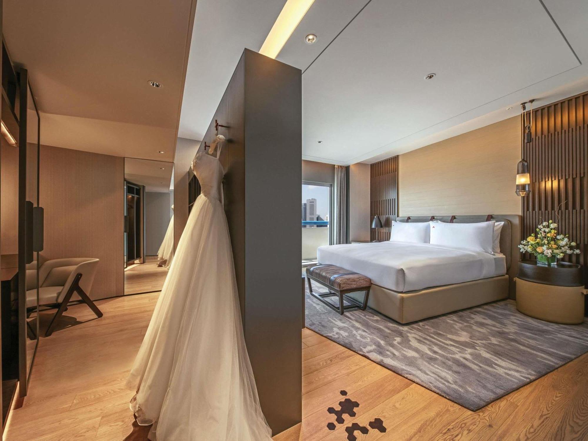 Swissotel The Stamford 5*