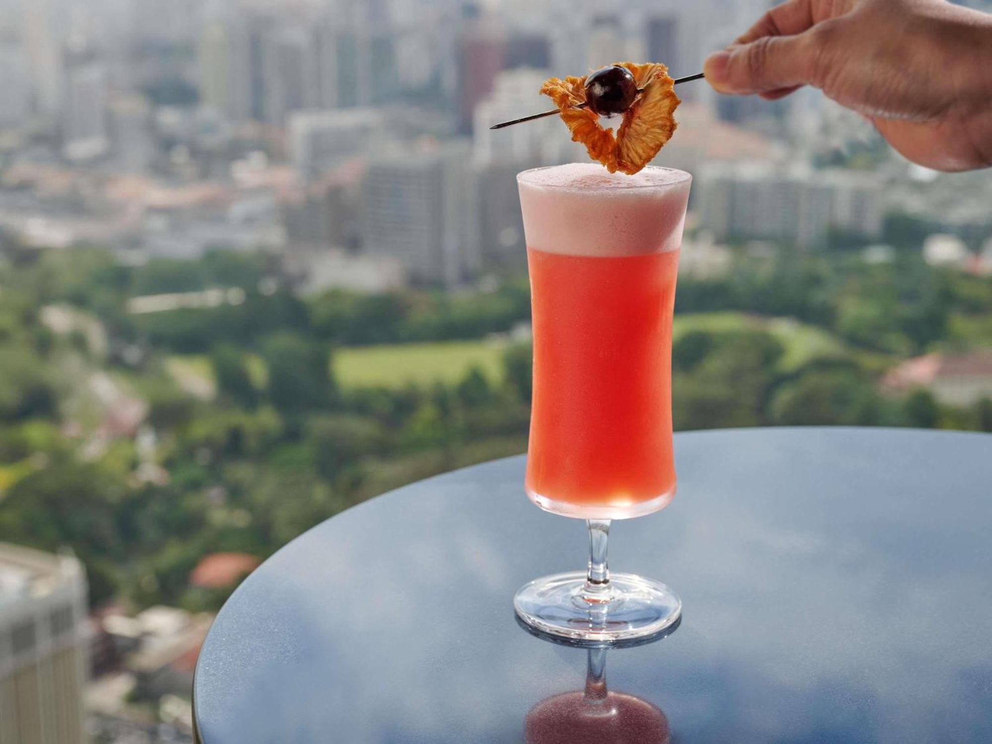 Swissotel The Stamford Khách sạn