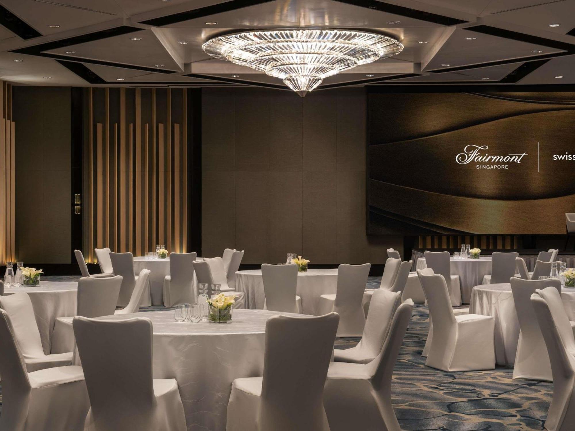 Khách sạn Swissotel The Stamford Singapore